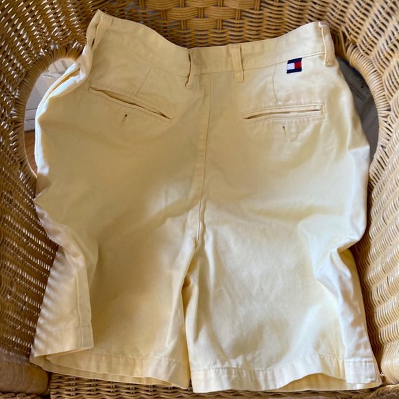 CrispTommy Hilfiger shorts in pale yellow cotton - Picture 2 of 5